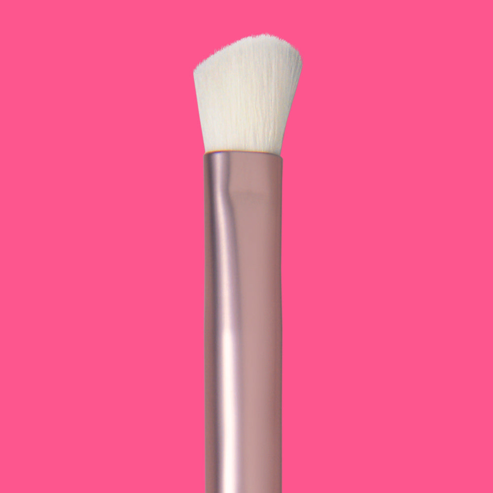 102 - Angled Eyeshadow Brush