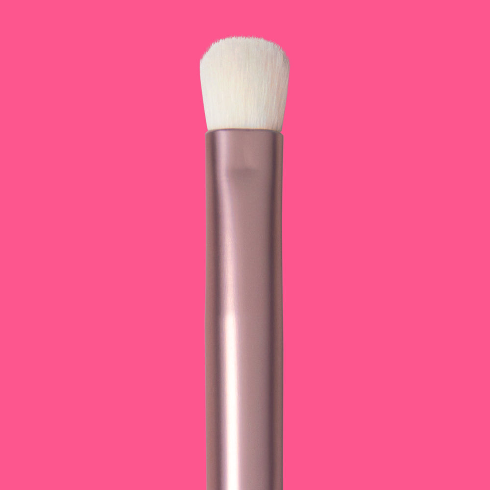 143 - Stiff Eyeshadow Brush