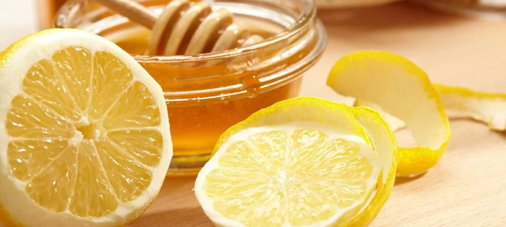 madu dan lemon Cara Menghilangkan Komedo Secara Alami
